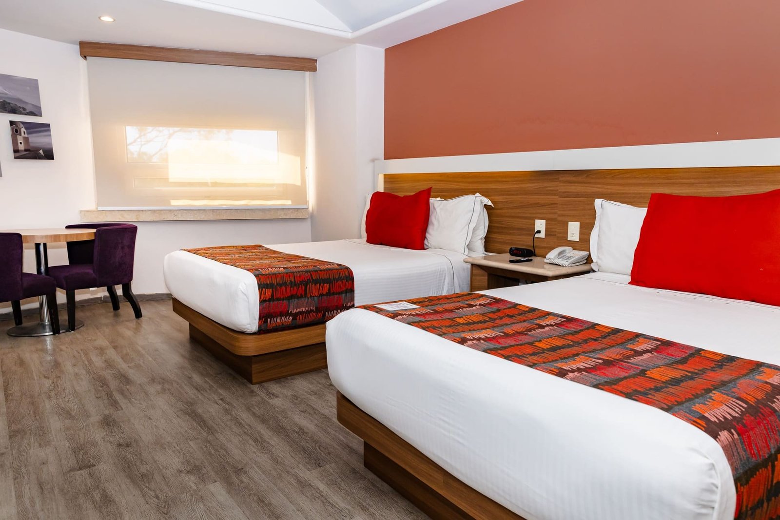 Cama king en Habitación Lux Doble, Hotel JF Grand Puebla