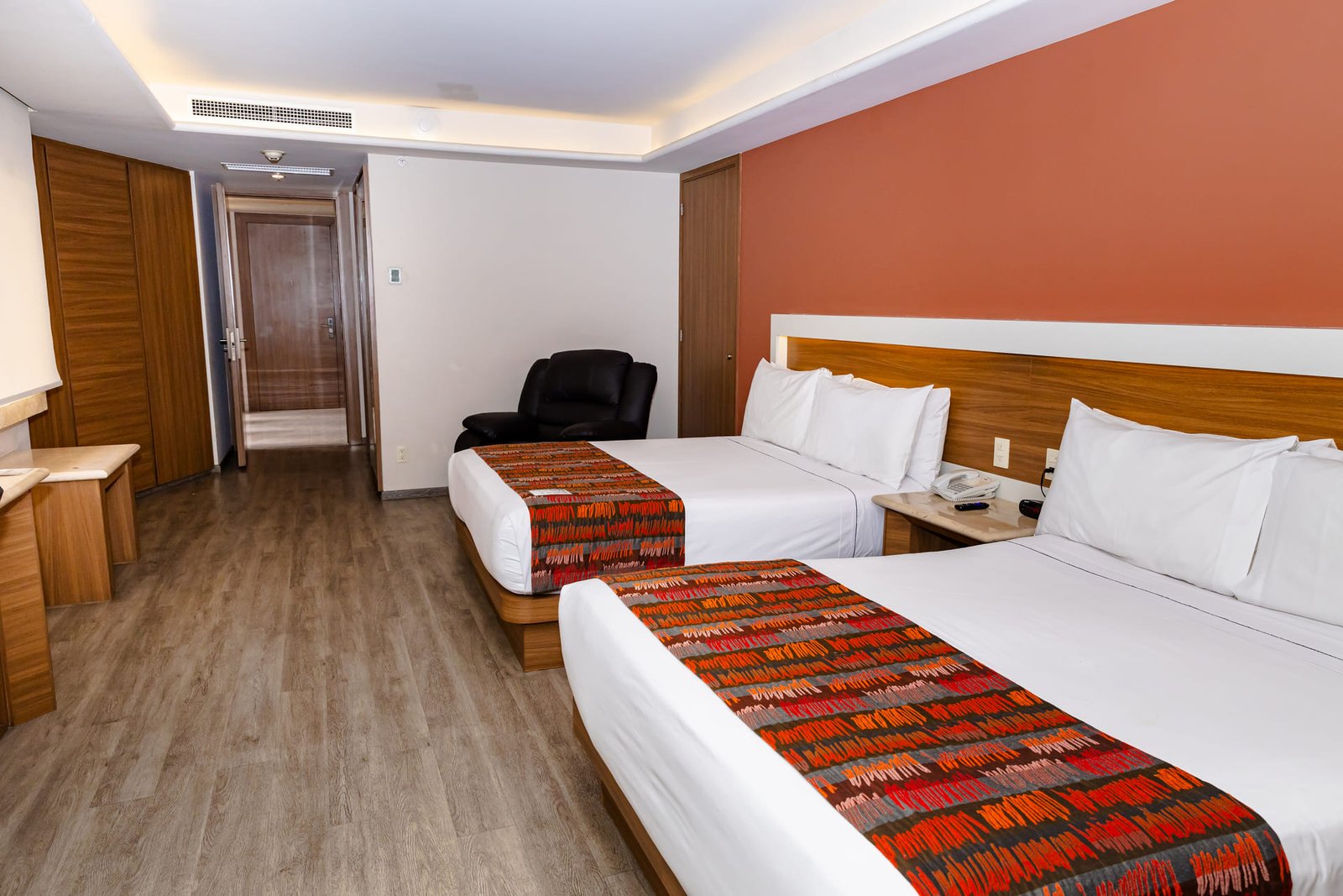 Dos camas queen en Habitación Grand Lux, Hotel JF Grand Puebla