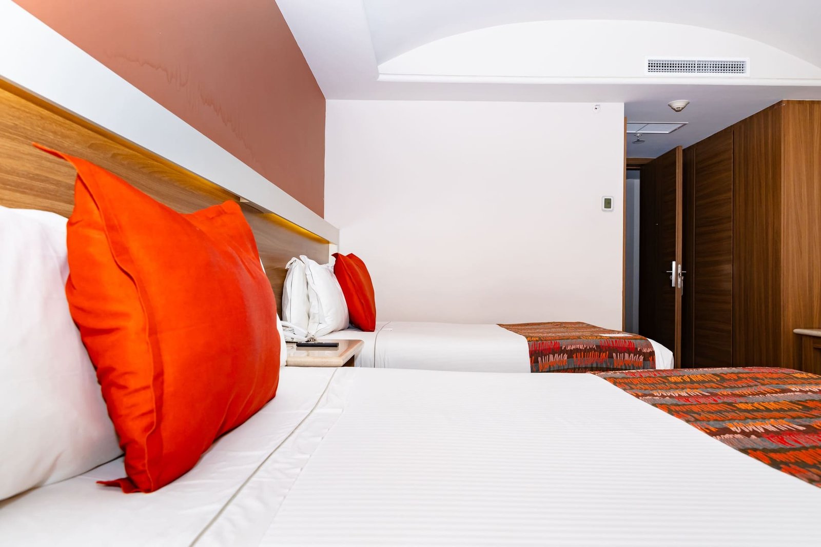 Habitación Lux Doble en Hotel JF Grand Puebla, camas king size.