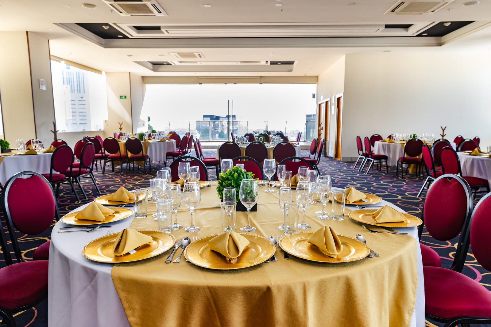 Decoración y montaje salón para eventos sociales en Hotel JF Grand Puebla