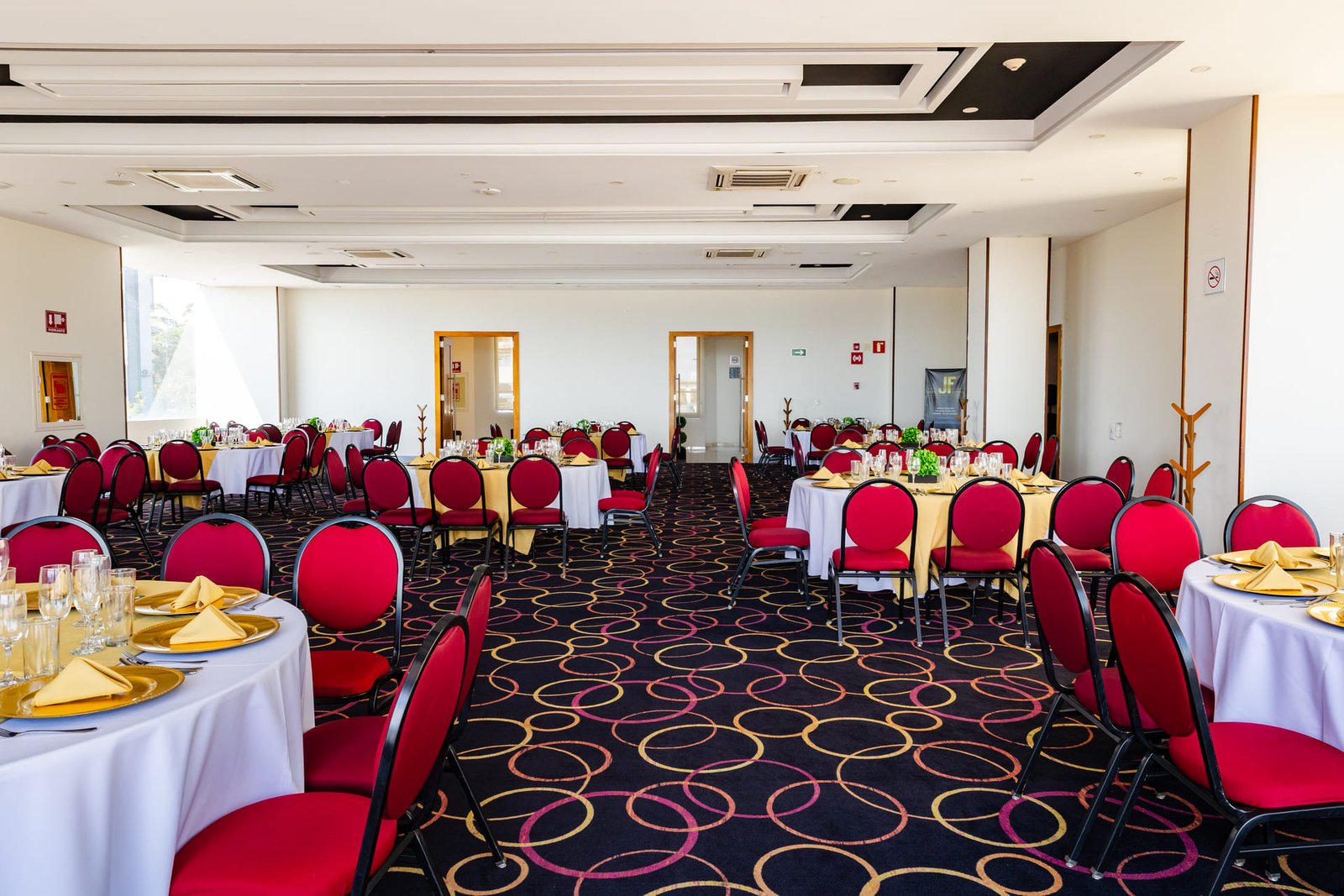 Salón de eventos con montaje eventos sociales en Puebla